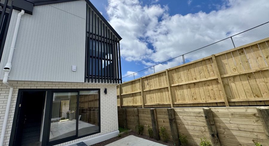  at 3/36  Fairdale Place, Birkdale, North Shore City, Auckland