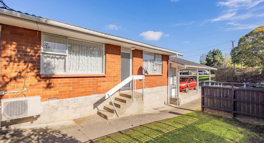  at 2/213 Penrose Road, Mount Wellington, Auckland City, Auckland