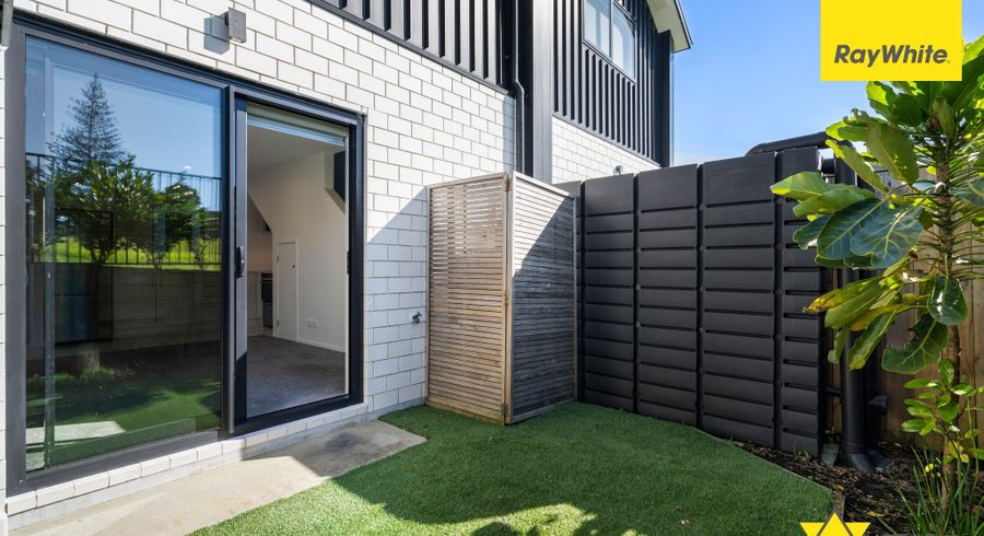  at 10/81 Kervil Avenue, Te Atatu Peninsula, Waitakere City, Auckland