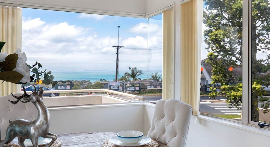  at 210 East Coast Road, Forrest Hill, Auckland