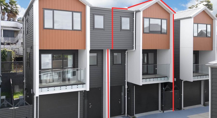  at Lot 7 6-8 Woodhouse Place, West Harbour, Waitakere City, Auckland