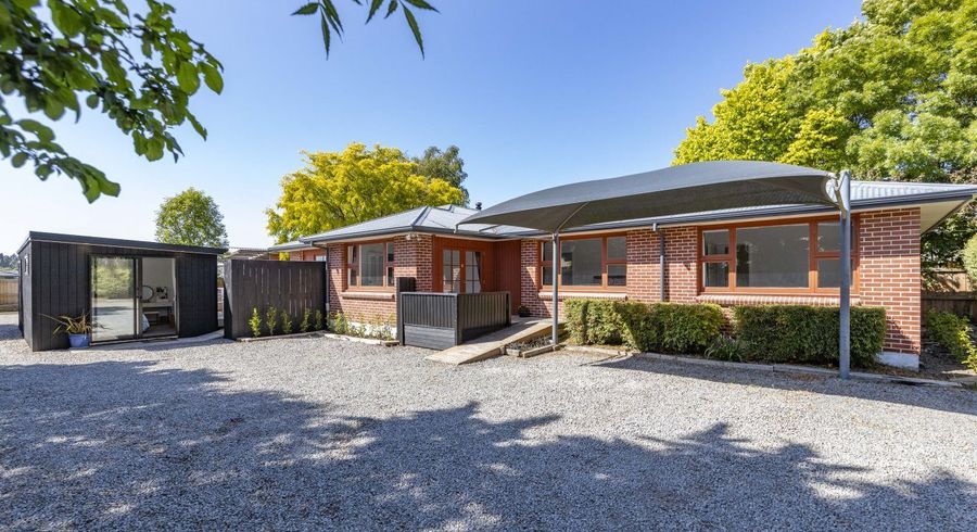  at 104 Main North Road, Woodend, Woodend