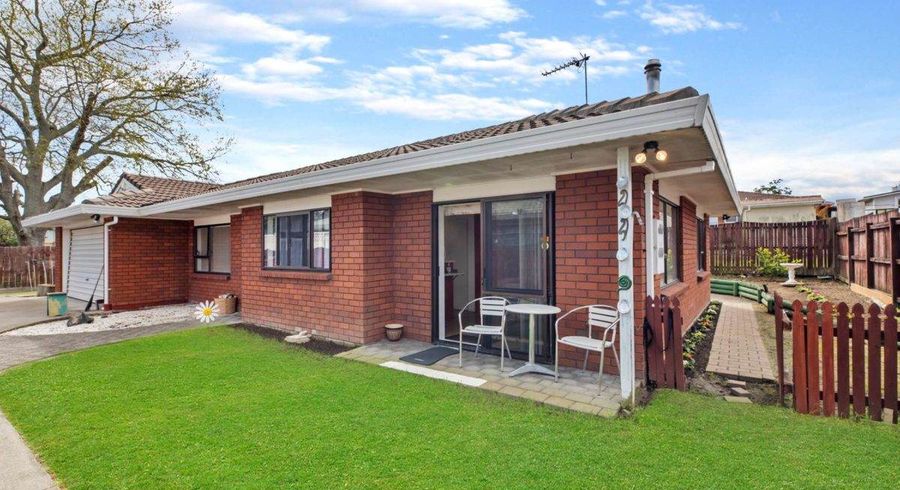  at 2/7 Menary Street, Papakura, Auckland