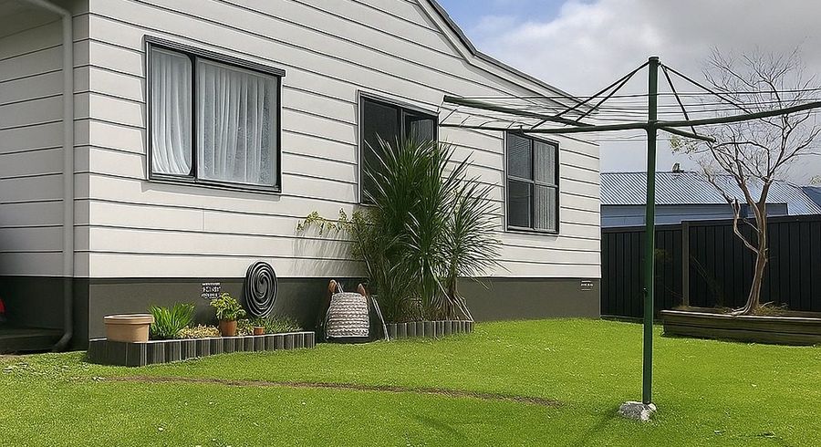 at 5 Justamere Place, Weymouth, Manukau City, Auckland