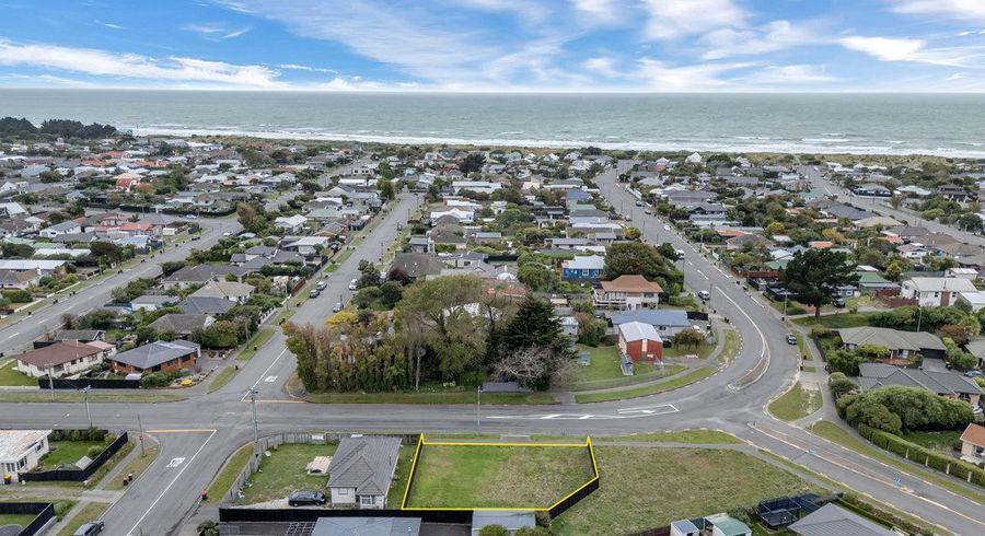  at 77 Effingham Street, North New Brighton, Christchurch City, Canterbury