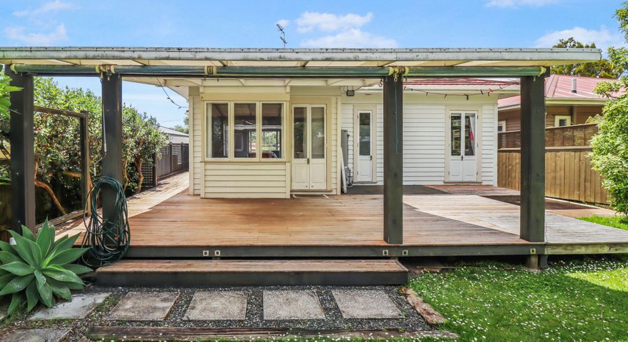  at 22 Riro Street, Point Chevalier, Auckland City, Auckland