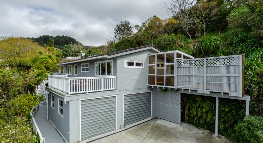  at 2 Thomas Hook Street, Tawa, Wellington