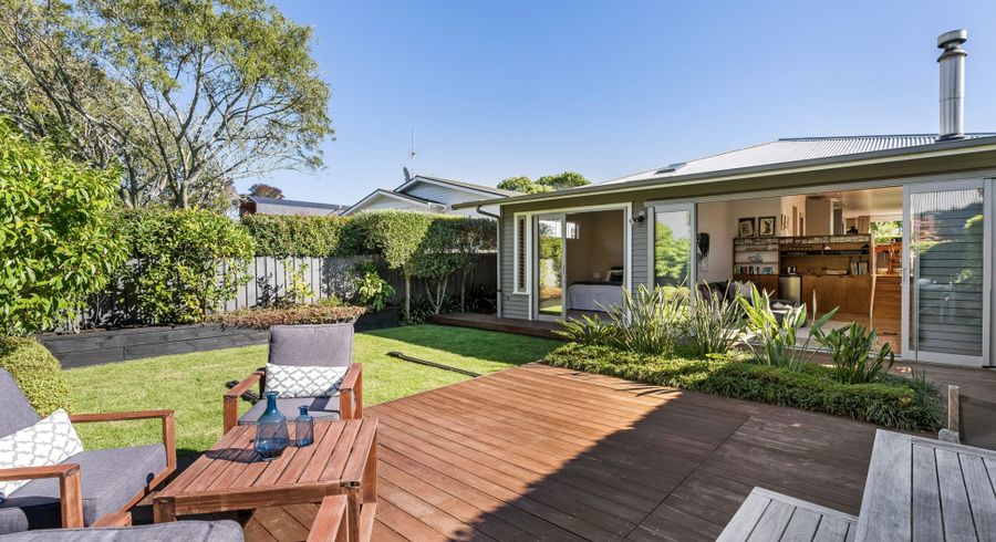  at 9 Warwick Avenue, Westmere, Auckland