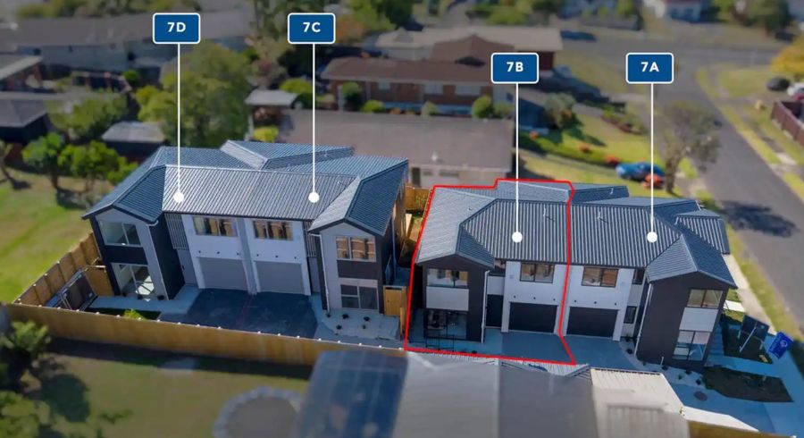  at 7B,C&D Maroubra Place, Botany Downs, Manukau City, Auckland