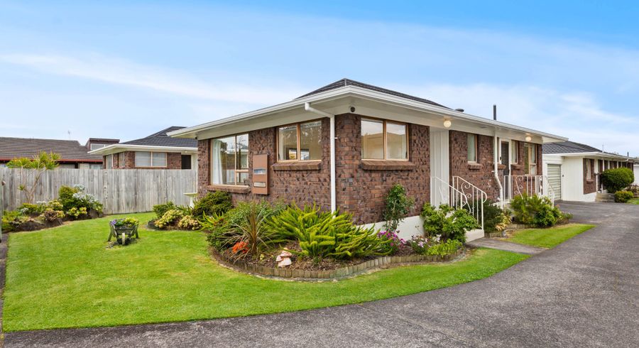  at 5/33 Swanson Road, Henderson, Waitakere City, Auckland
