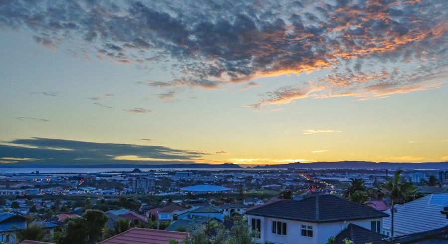  at 19 Lobelia Rise, Goodwood Heights, Auckland