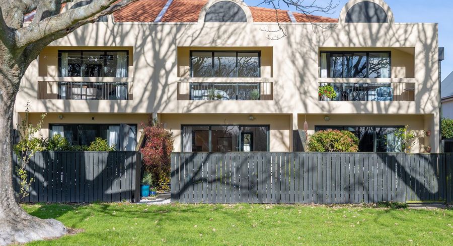  at 2/17 Devon Street, Sydenham, Christchurch City, Canterbury