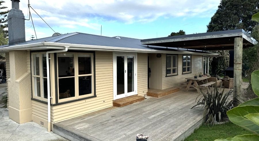  at 5 Van Asch Street, Sumner, Christchurch