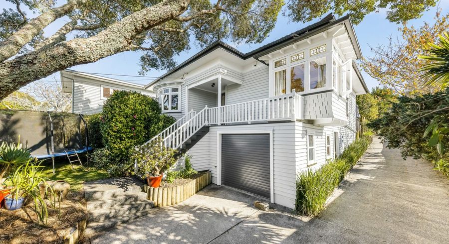  at 9 Mons Avenue, Mount Roskill, Auckland City, Auckland