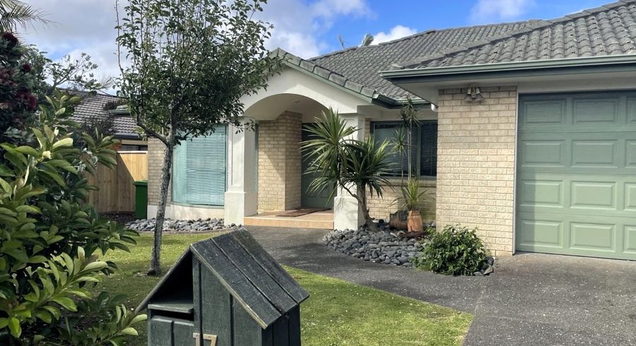  at 17 Summerland Drive, Henderson, Auckland