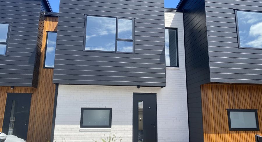  at 8/90 Knights Road, Hutt Central, Lower Hutt