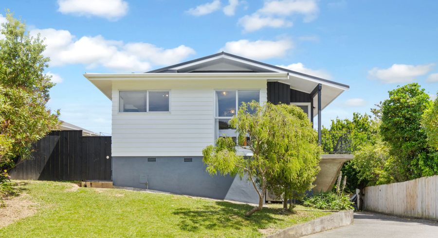  at 8A Beauly Grove, Papakowhai, Porirua
