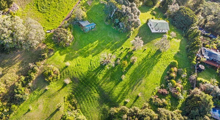  at 1 Buckleys Track, Paremoremo, North Shore City, Auckland