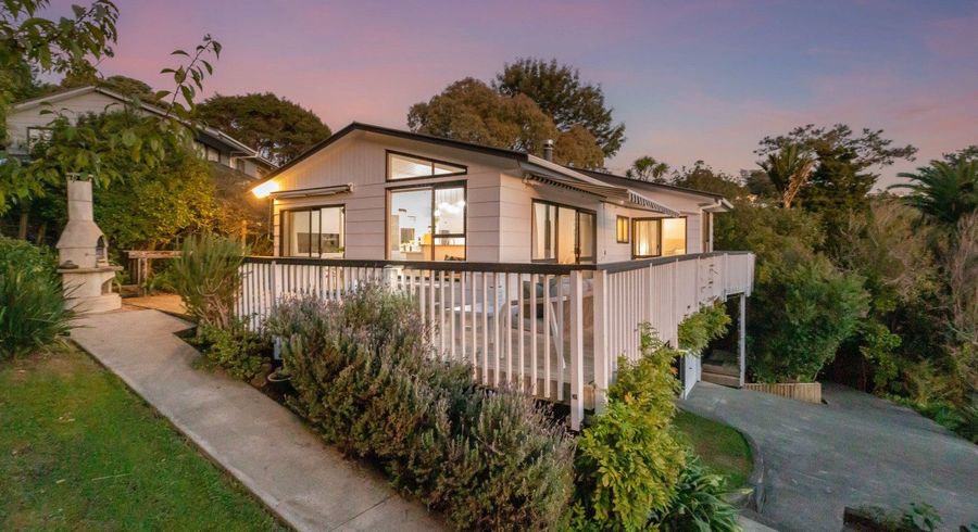  at 8 Hill Road, Palm Beach, Waiheke Island