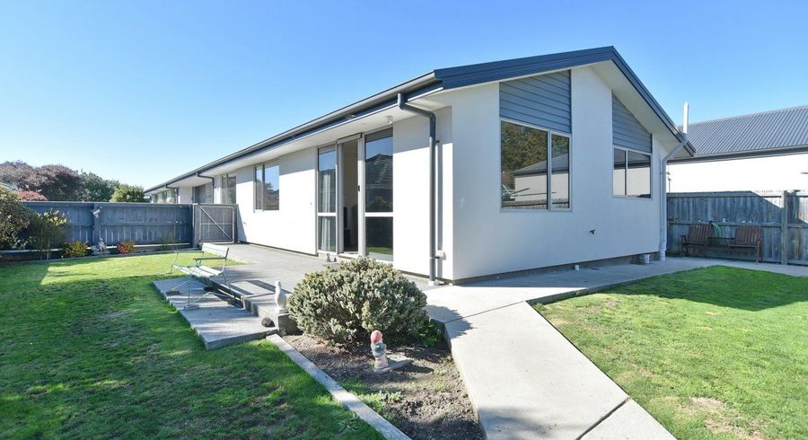  at 2/62 Vivian Street, Burwood, Christchurch