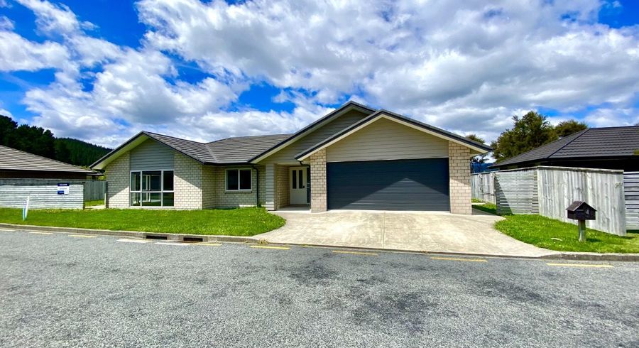  at 4 Cory Jane Grove, Riverstone Terraces, Upper Hutt