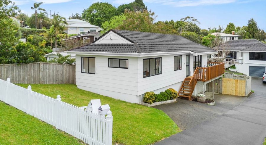  at 2/24 Richards Avenue, Forrest Hill, North Shore City, Auckland