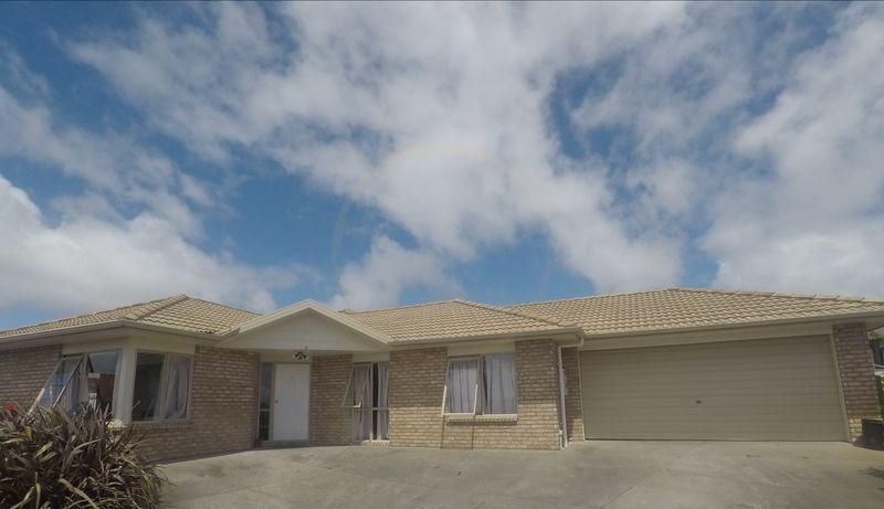  at 5 Novak Place, Mangere, Auckland