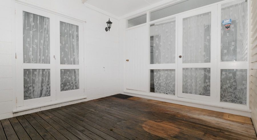  at 2/256 Don Buck Road, Massey, Waitakere City, Auckland