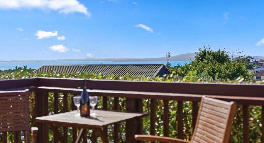  at 1/29 Aberdeen Road, Castor Bay, Auckland