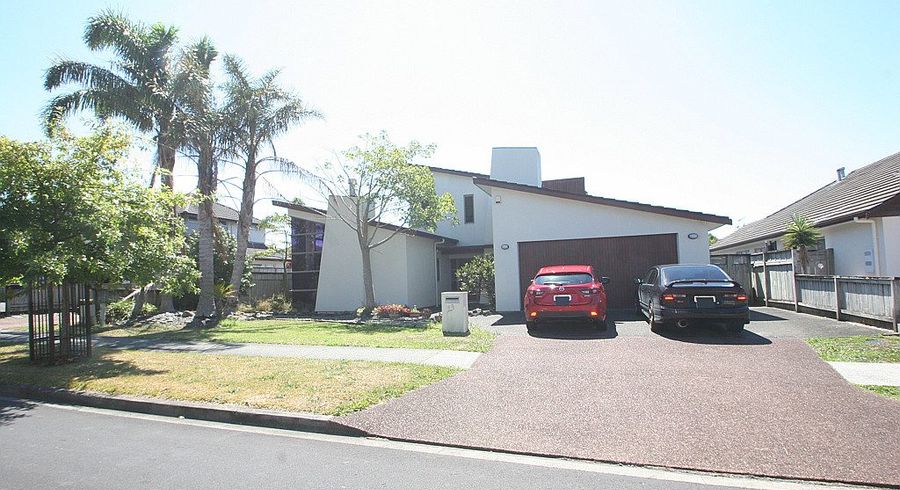  at 13 English Oak Drive, Albany, North Shore City, Auckland