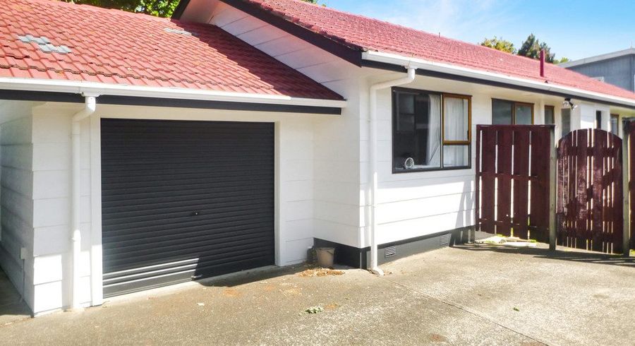  at 2/54 Stanaway Street, Hillcrest, North Shore City, Auckland