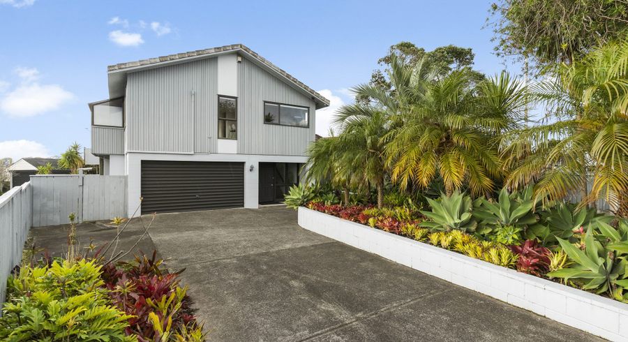  at 1/983 Beach Road, Torbay, Auckland