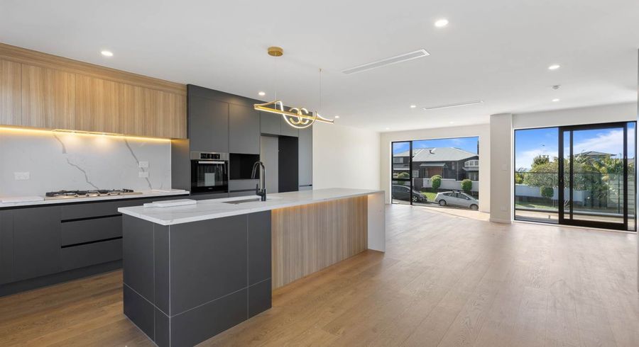  at 4E Rahopara Street, Castor Bay, North Shore City, Auckland