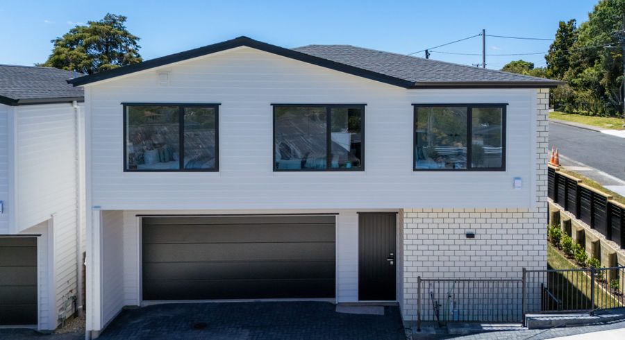  at 21A Barron Drive, Green Bay, Waitakere City, Auckland