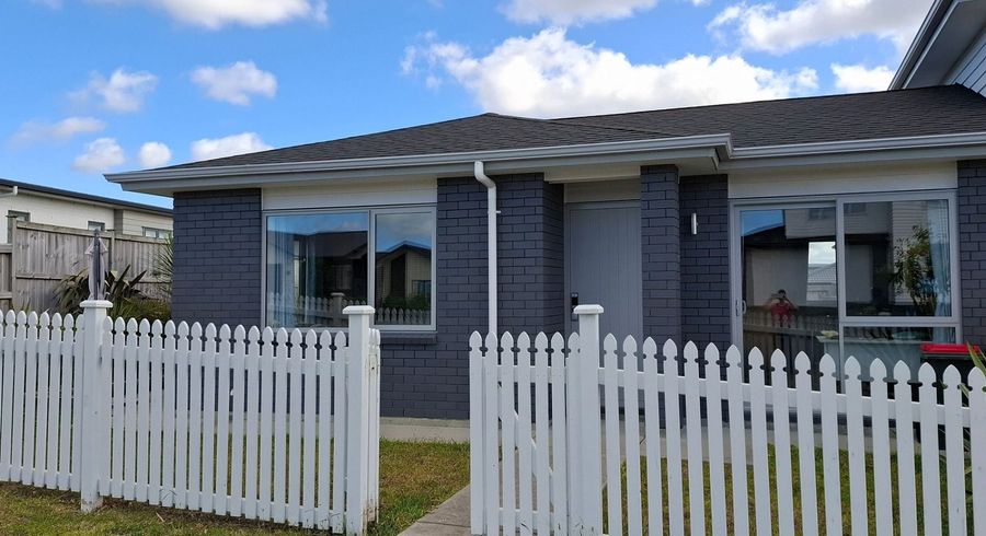  at 10 Hapukupuku Avenue, Beachlands, Manukau City, Auckland