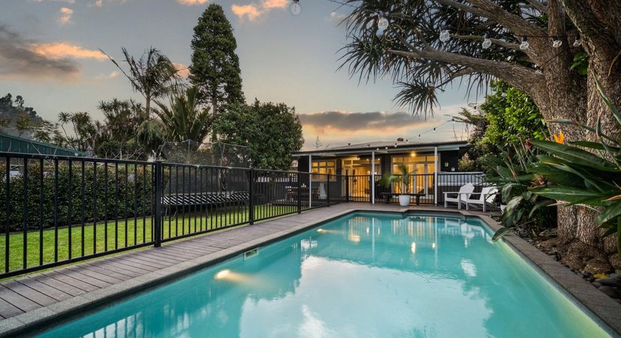  at 7 Pasadena Avenue, Point Chevalier, Auckland