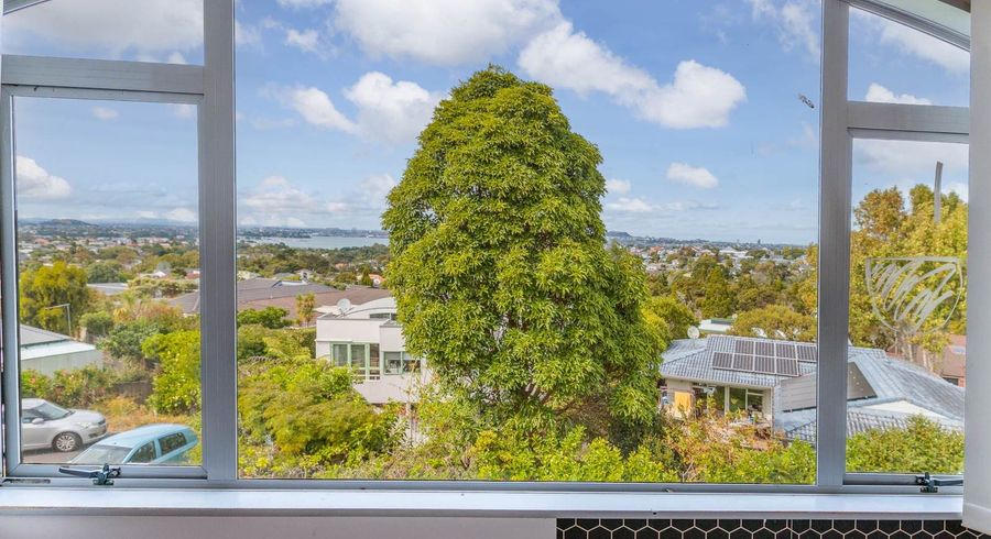  at 4/70 Raleigh Road, Northcote, North Shore City, Auckland