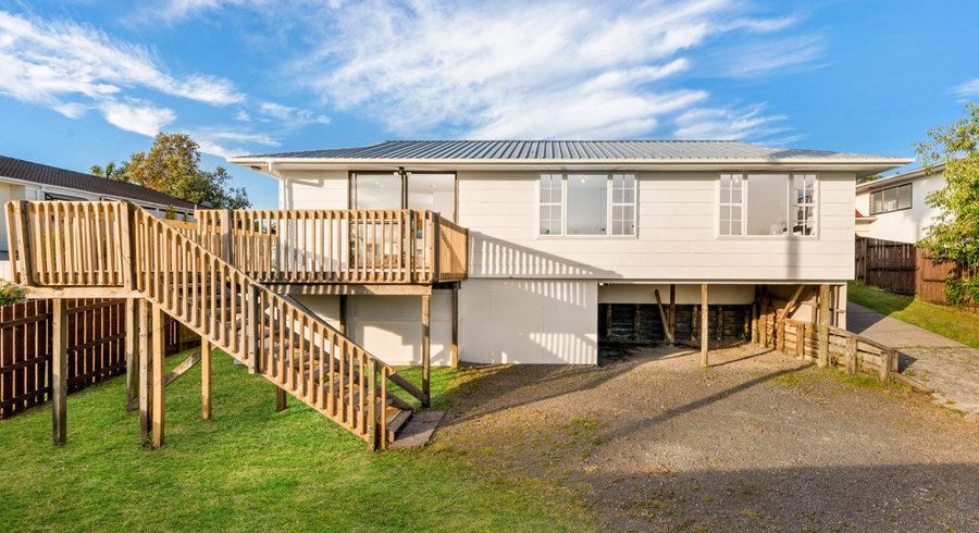 at 10 Hueglow Rise, West Harbour, Auckland