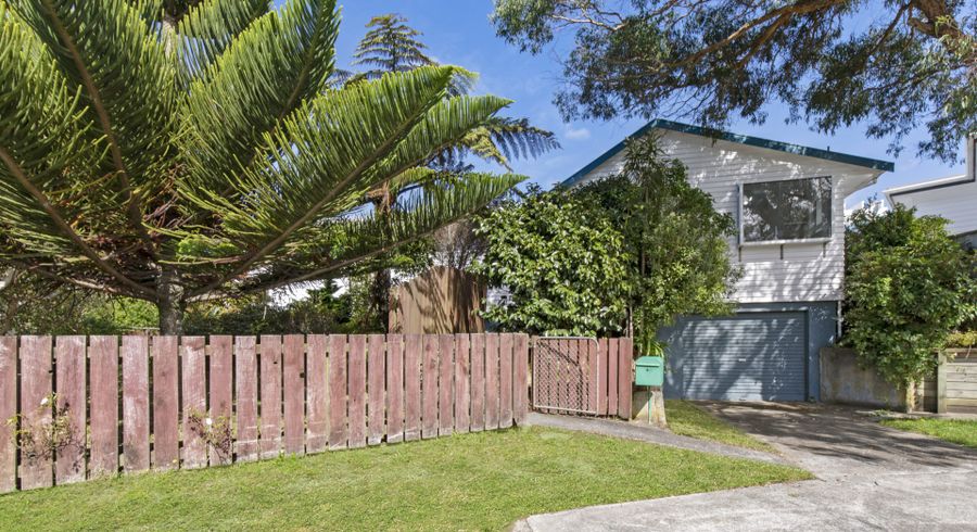  at 24 Bartlett Grove, Tawa, Wellington