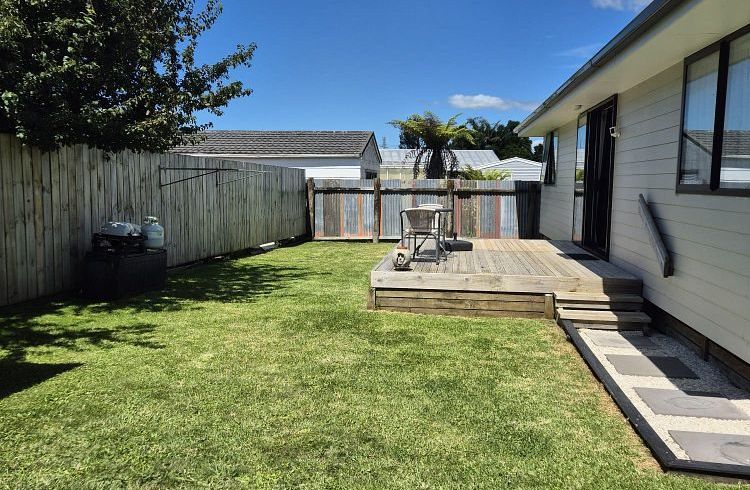  at 90A Tiraumea Drive, Pakuranga, Manukau City, Auckland