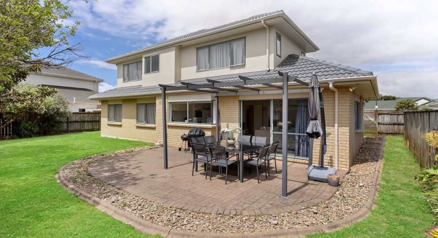  at 16 Trovare Place, Golflands, Auckland
