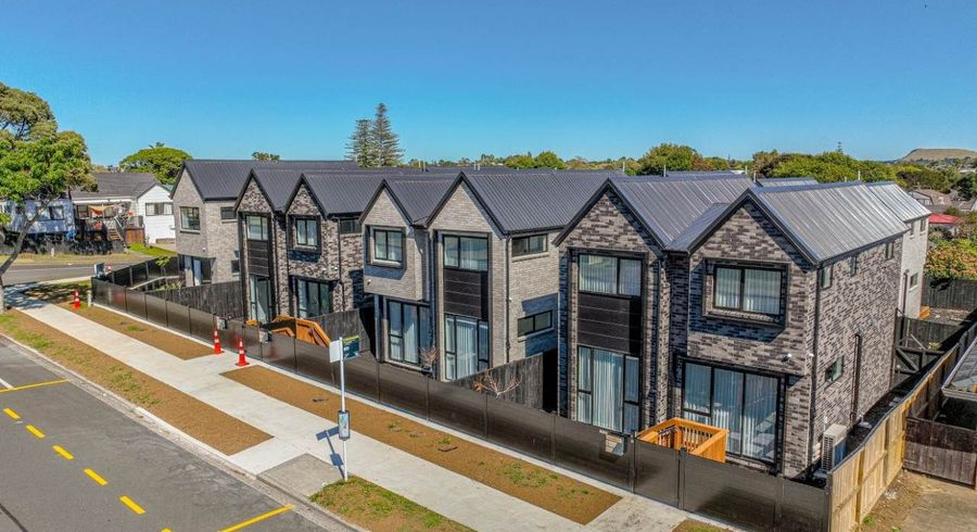  at 1C Galloway Crescent, Farm Cove, Manukau City, Auckland