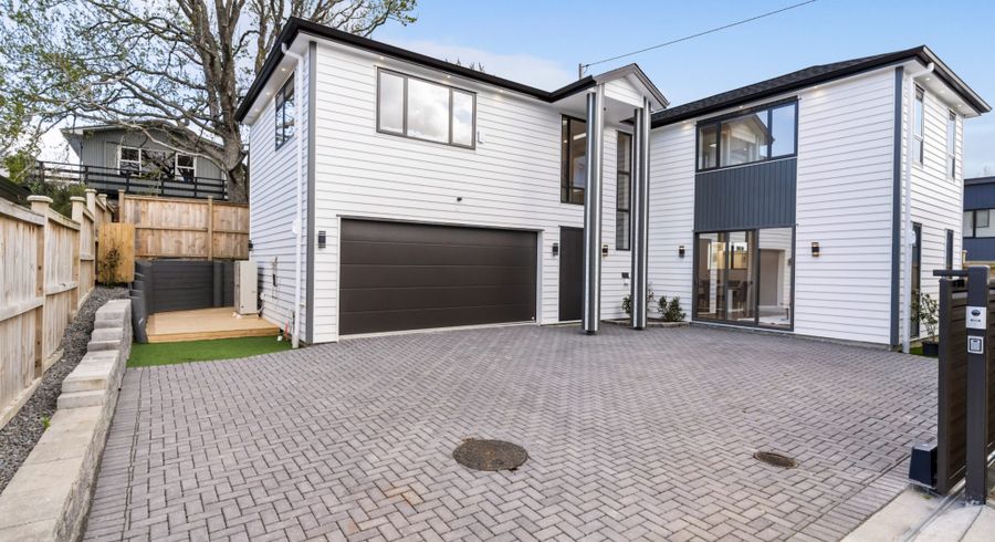  at 92D Godley Road, Green Bay, Auckland