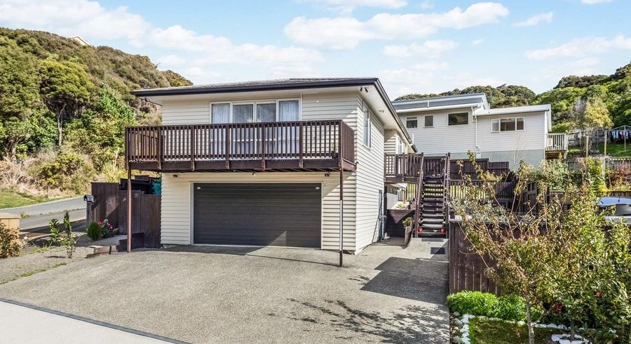  at 2 Abbey Way, Whitby, Porirua