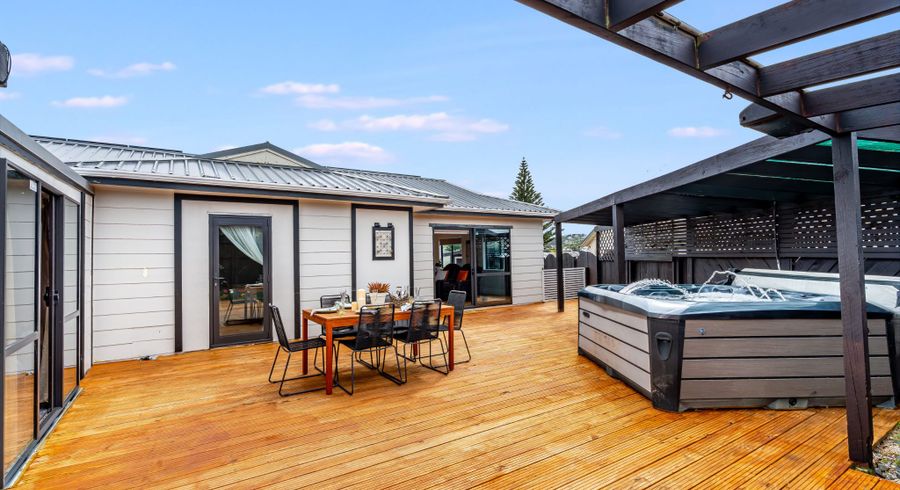  at 38 Whanga Crescent, Titahi Bay, Porirua, Wellington