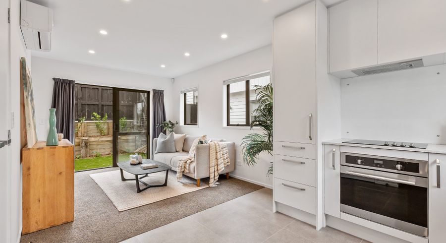  at Two Beds/58-60 Kemp Road, Massey, Waitakere City, Auckland