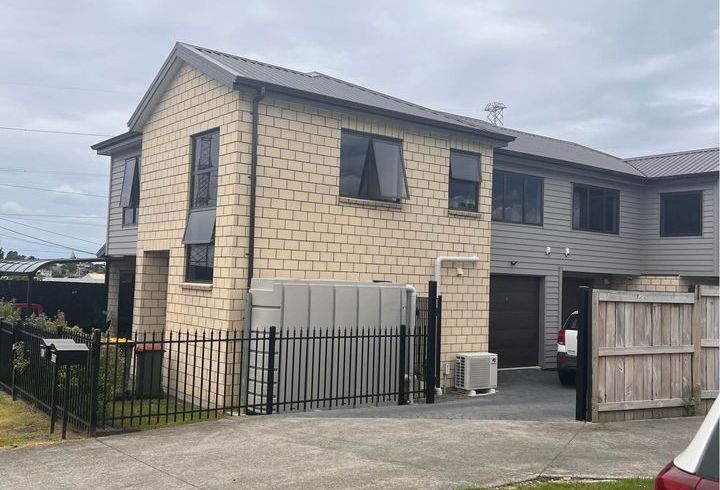  at 62 Lincoln Park Avenue, Massey, Auckland