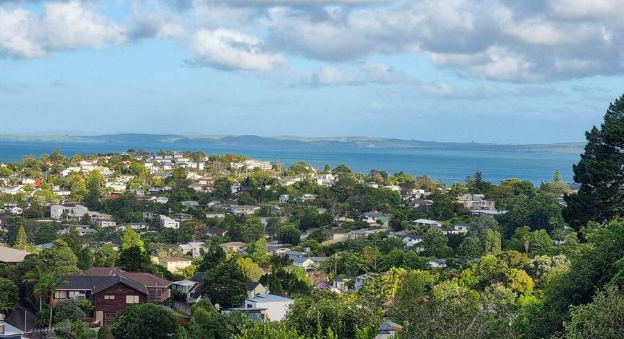  at 18/929-933 East Coast Road, Torbay, North Shore City, Auckland