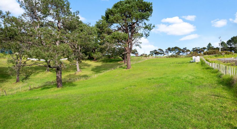  at 27 Crows Road, Swanson, Auckland