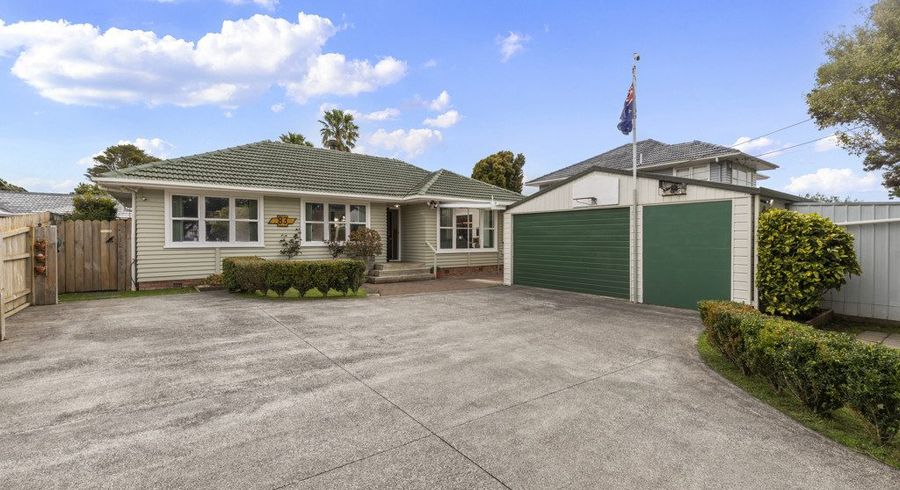  at 83 Sturges Road, Henderson, Waitakere City, Auckland